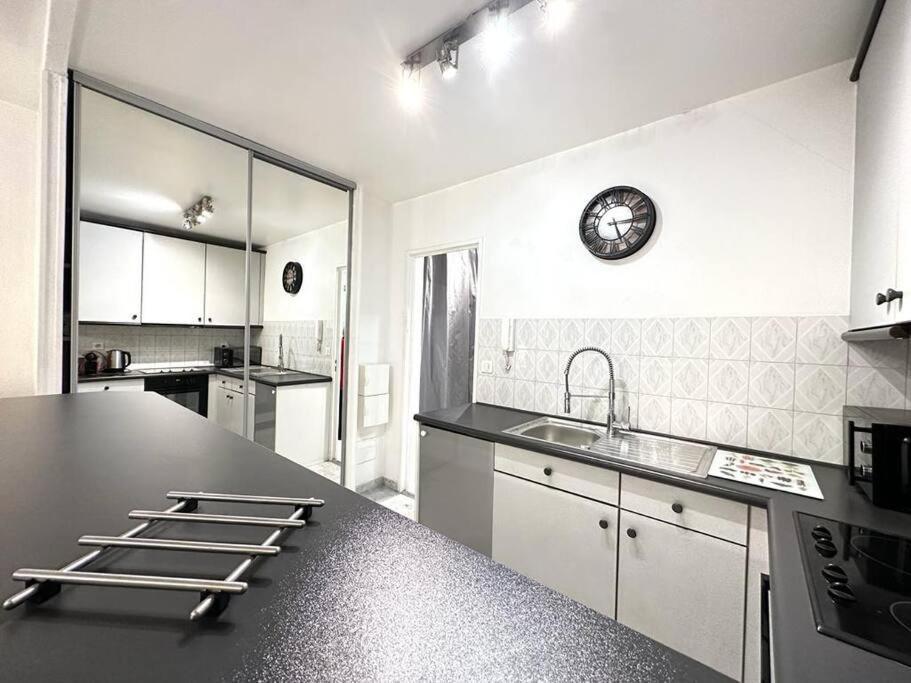 Beau Studio Centre Juan Les Pins A 300M Des Plages Antibes Dış mekan fotoğraf
